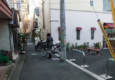 エレベーター利用時